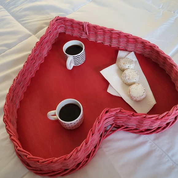 Heart Shaped Paper Tray - Picture 5 of 16